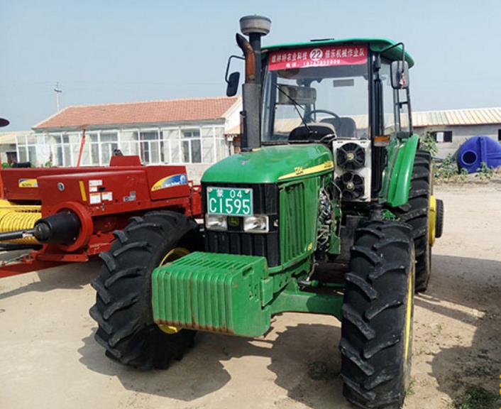 John Deere Tractor 1204  