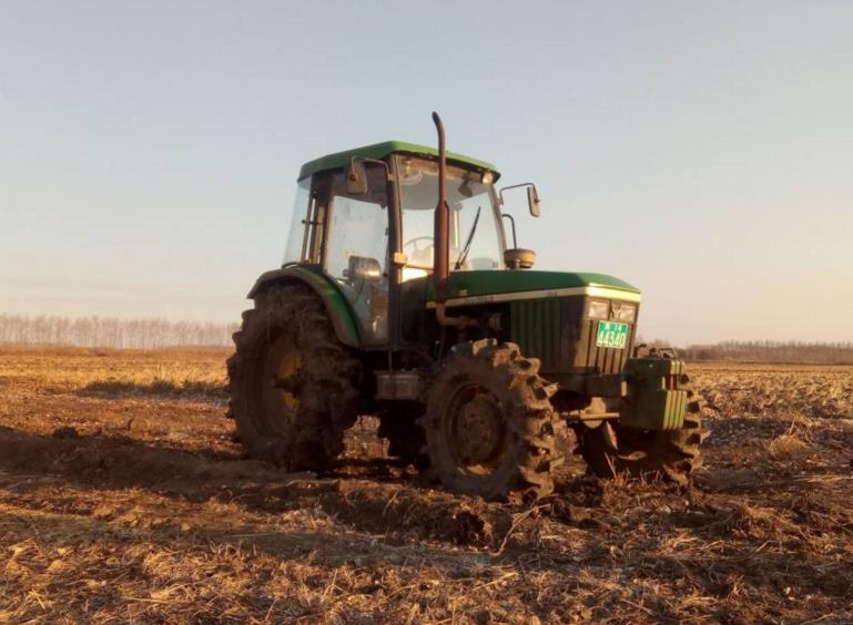 John Deere Tractor 854(图1)