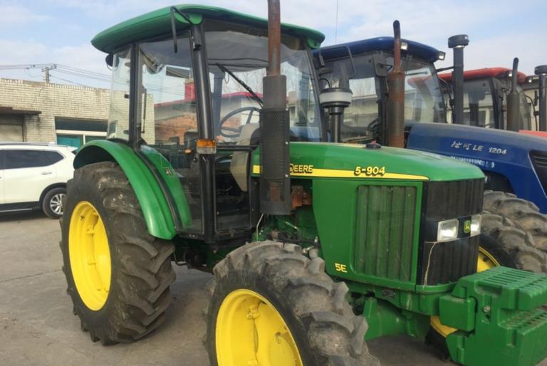  John Deere  Tractor 904 (图1)