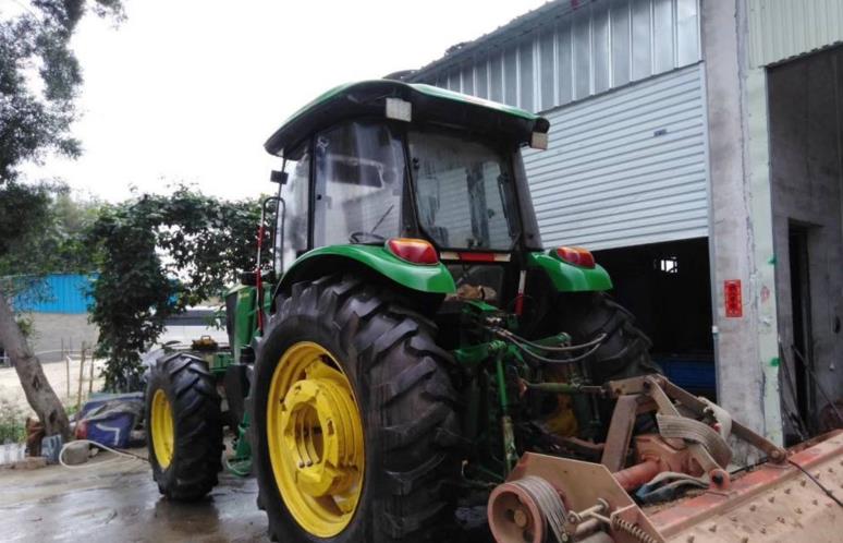 John Deere Tractor 1204(图2)