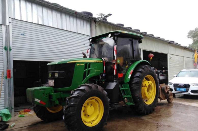 John Deere Tractor 1204(图1)