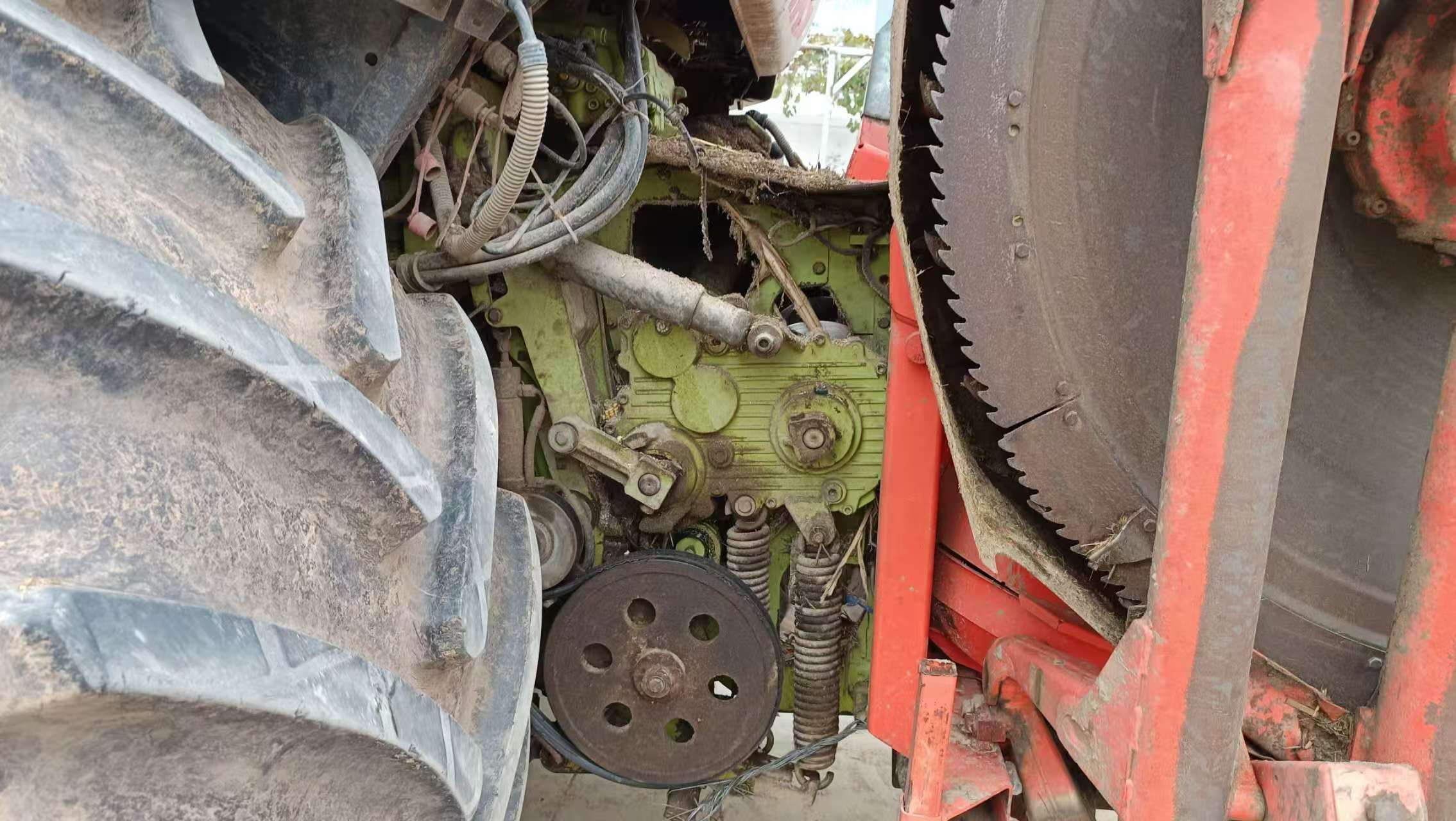 08年克拉斯890(图11) 08年克拉斯890(图11)