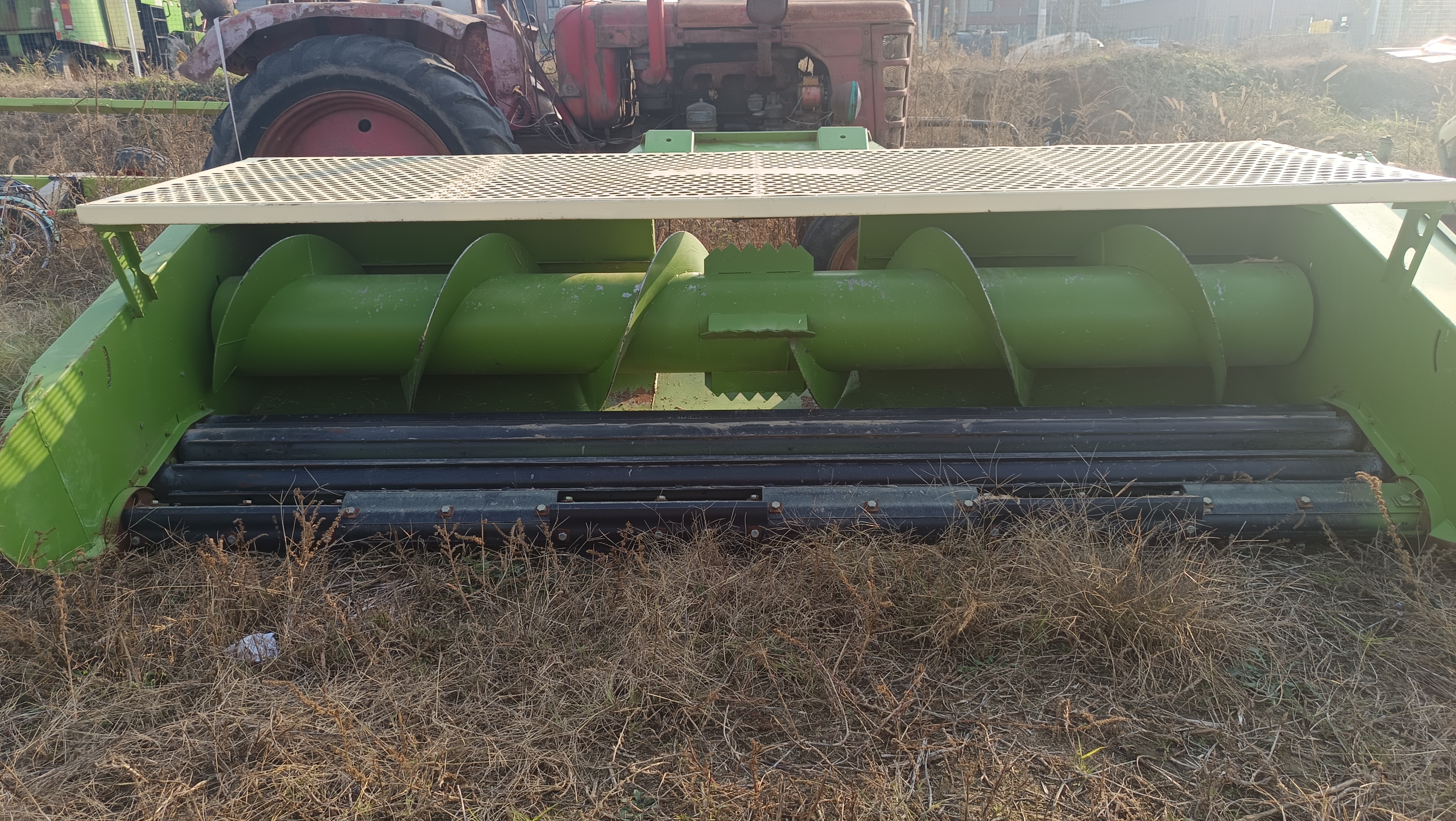 国产地滚刀割台(图2) 国产地滚刀割台(图2)