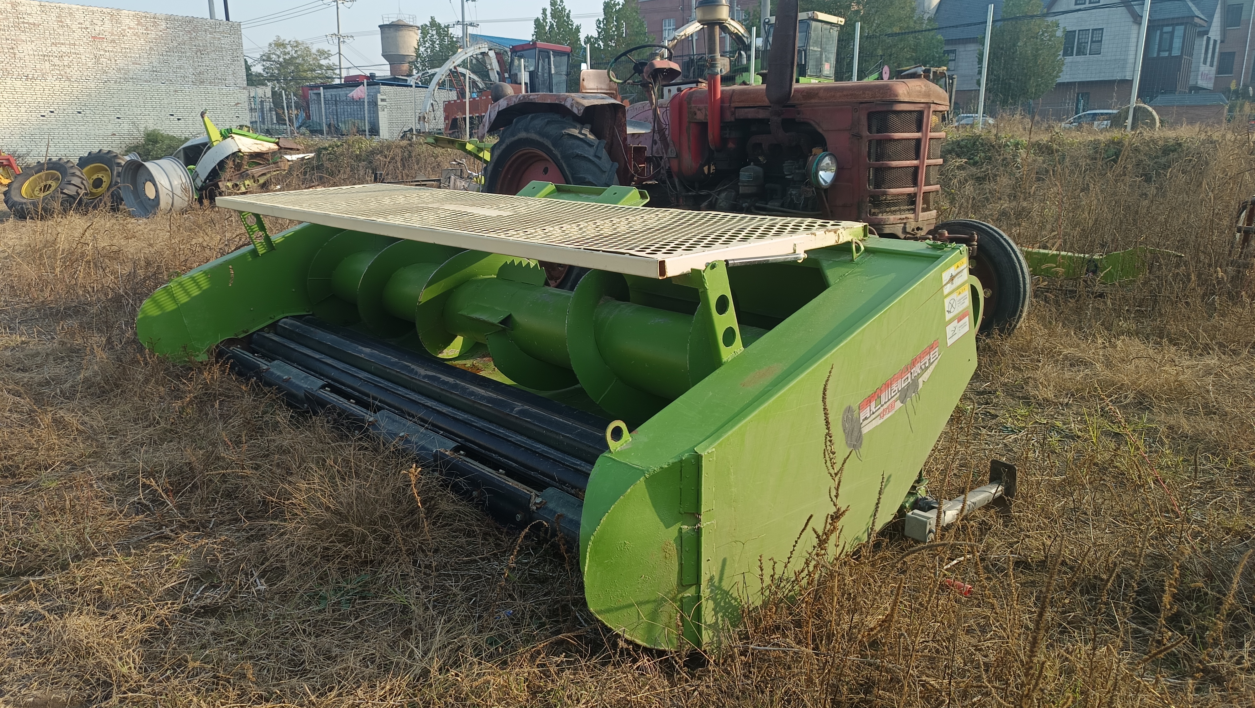 国产地滚刀割台(图1) 国产地滚刀割台(图1)